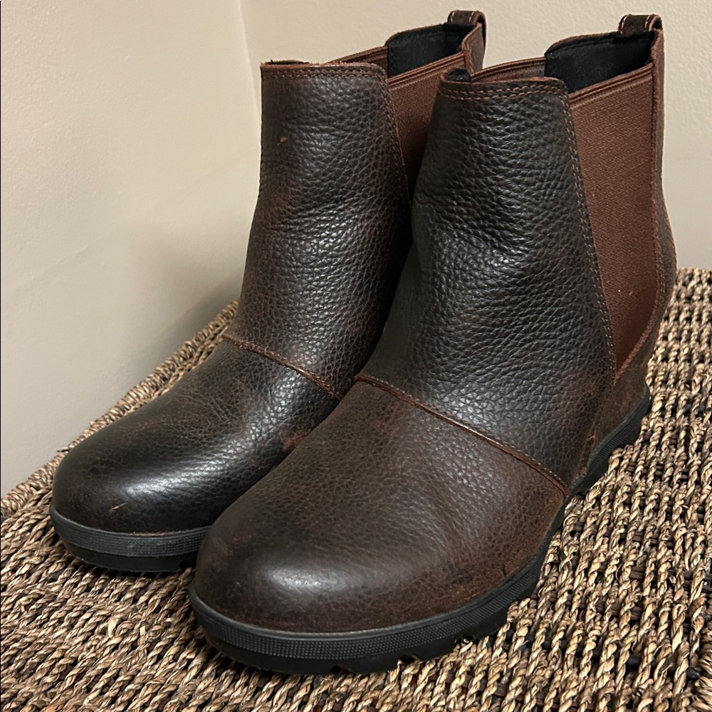 SOREL Joan of Arctic II Wedge Chelsea Lug Sole Boots, Burro Brown, Size 9.5 - Picture 3 of 12